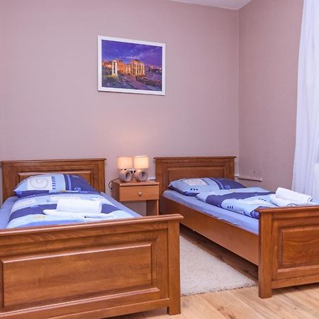 Villa Dijana Gračac Esterno foto