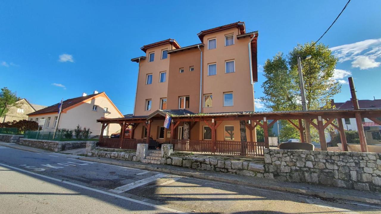 Villa Dijana Gračac Esterno foto