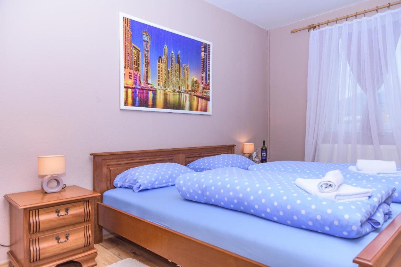 Villa Dijana Gračac Esterno foto