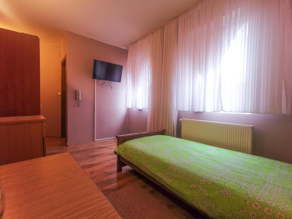 Villa Dijana Gračac Esterno foto