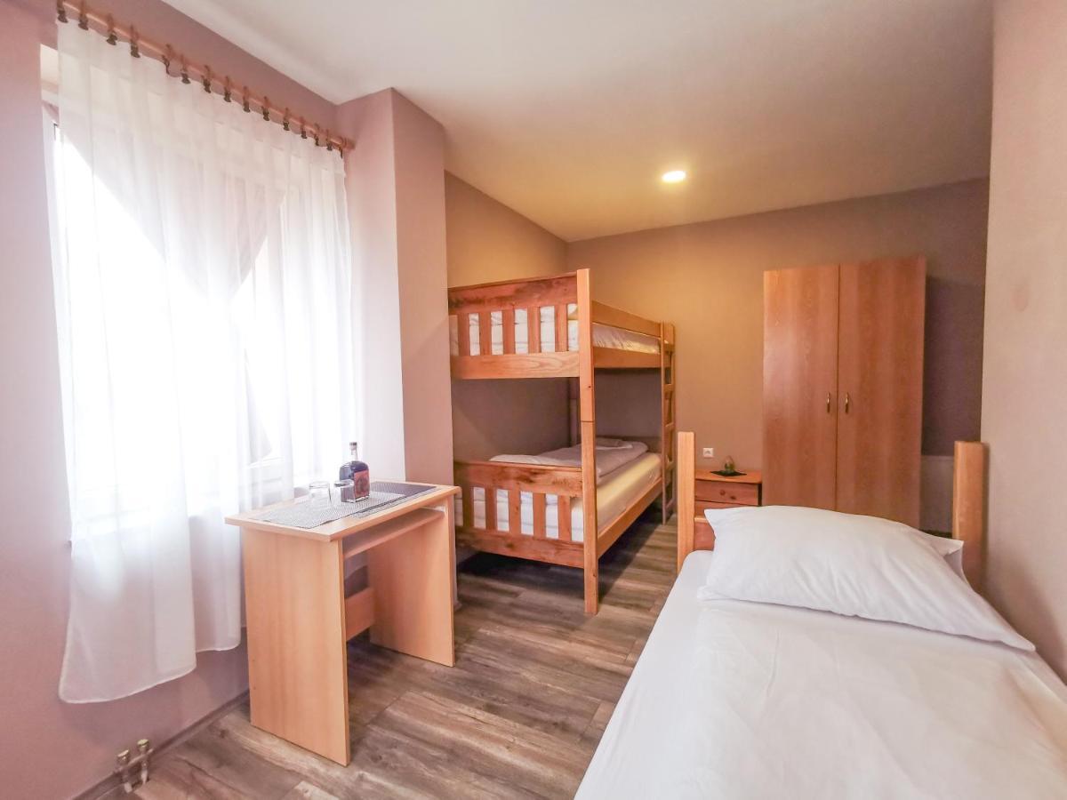 Villa Dijana Gračac Esterno foto